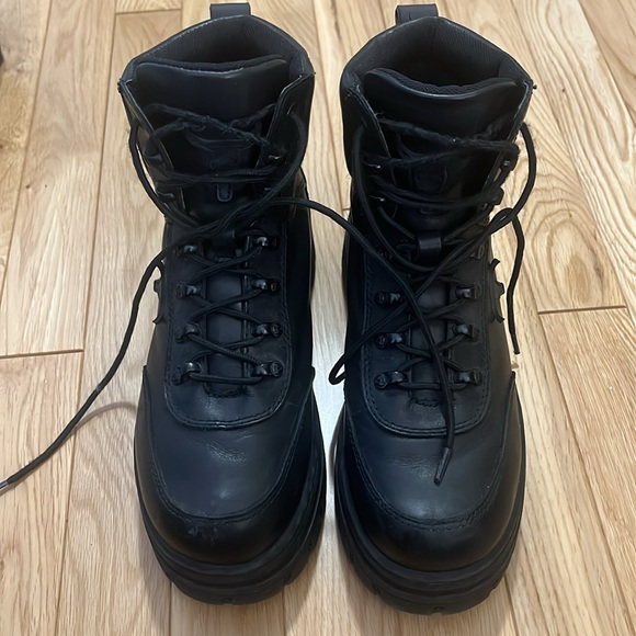 Black Platform lace up boots - Picture 4 of 5